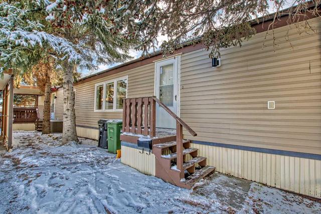 396 - 3223 83 Street Nw, Home with 3 bedrooms, 2 bathrooms and 2 parking in Calgary AB | Image 3