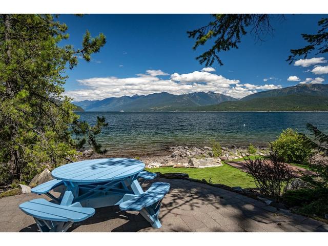 285 Kootenay Lake Road, House detached with 3 bedrooms, 4 bathrooms and 2 parking in Central Kootenay E BC | Image 78