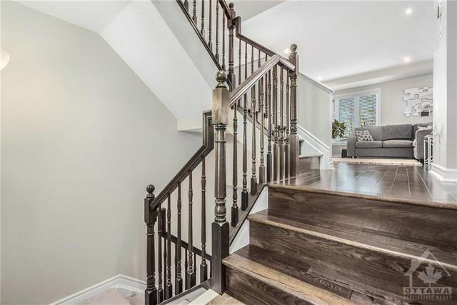 672 Petrichor Crescent, Townhouse with 3 bedrooms, 3 bathrooms and 2 parking in Ottawa ON | Image 4