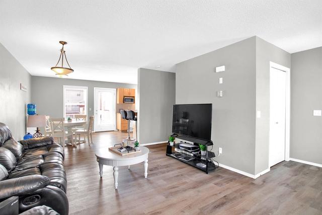 903 Prairie Sound Circle Nw, Home with 3 bedrooms, 2 bathrooms and 1 parking in High River AB | Image 3