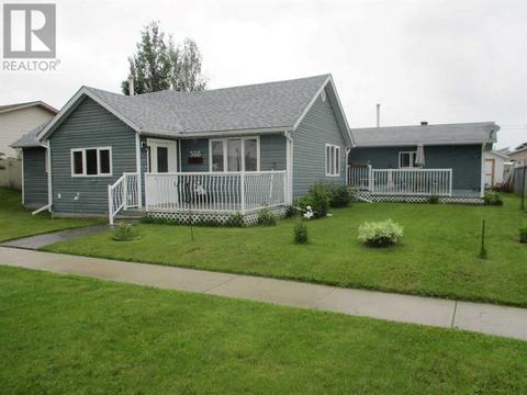308 6th Avenue Se, House detached with 4 bedrooms, 2 bathrooms and 2 parking in Manning AB | Card Image