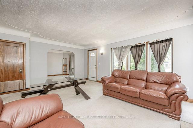 upper - 1045 Waterdown Rd, House detached with 2 bedrooms, 1 bathrooms and 7 parking in Burlington ON | Image 17