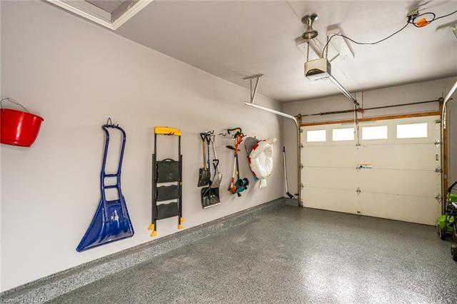 Single Garage with Fresh Apoxy Floor | Image 37