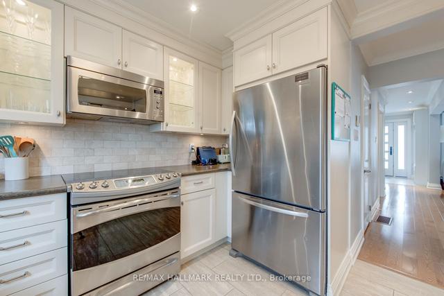 36 Hertle Ave, House detached with 3 bedrooms, 3 bathrooms and 2 parking in Toronto ON | Image 2