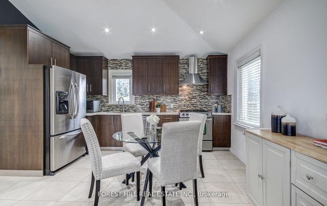 28 Battersea Cres, House detached with 3 bedrooms, 2 bathrooms and 7 parking in Toronto ON | Image 3