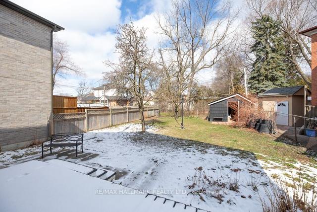166 Highview Ave, House detached with 3 bedrooms, 1 bathrooms and 2 parking in Toronto ON | Image 14
