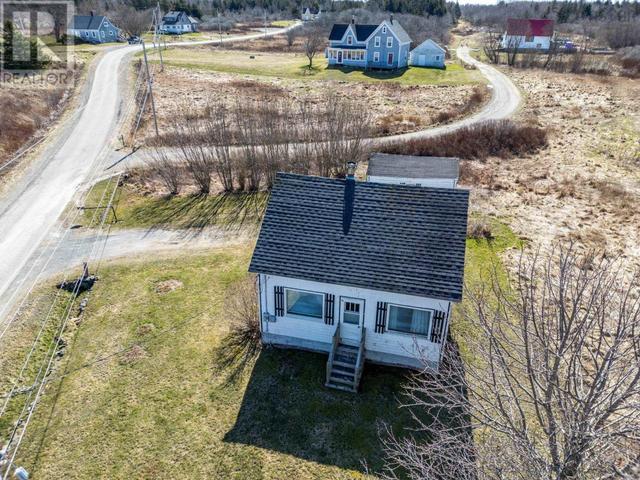 32 Gaudet Road, House detached with 2 bedrooms, 1 bathrooms and null parking in Clare NS | Image 3