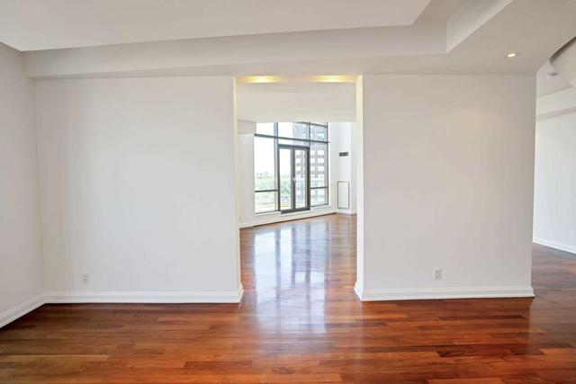 903 - 3 Mcalpine St, Condo with 2 bedrooms, 3 bathrooms and 2 parking in Toronto ON | Image 36