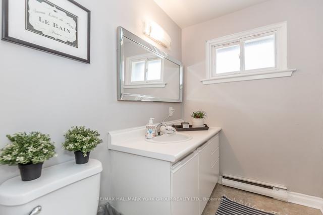 32 Briar Path, Townhouse with 3 bedrooms, 3 bathrooms and 2 parking in Brampton ON | Image 10