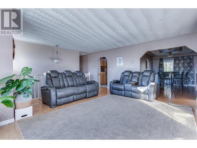 2906 Sullivan Crescent, House detached with 6 bedrooms, 3 bathrooms and null parking in Prince George BC | Image 8