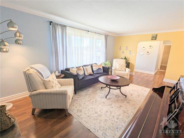 91 Broadview Avenue E, House detached with 3 bedrooms, 2 bathrooms and 3 parking in Smiths Falls ON | Image 6