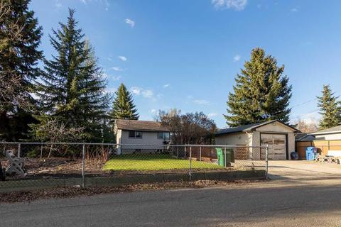4137 40 Street, House detached with 3 bedrooms, 1 bathrooms and 3 parking in Red Deer AB | Card Image