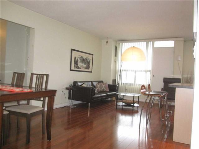 809 - 5 Shady Golfway Gfwy, Condo with 3 bedrooms, 2 bathrooms and 1 parking in Toronto ON | Image 9