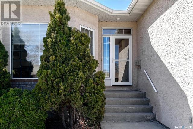 3332 Buckingham Drive E, House semidetached with 3 bedrooms, 3 bathrooms and null parking in Regina SK | Image 2