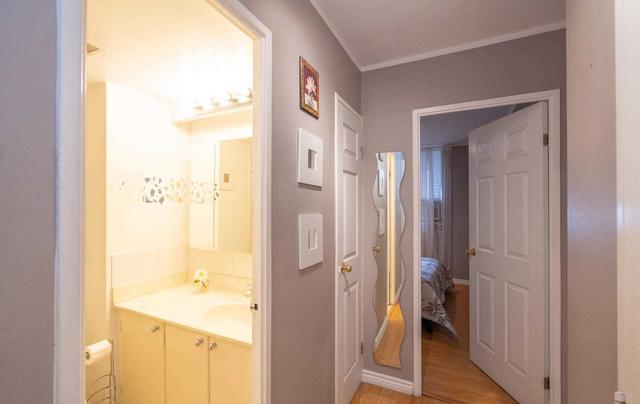 1809 - 30 Gloucester St, Condo with 1 bedrooms, 1 bathrooms and 1 parking in Toronto ON | Image 10