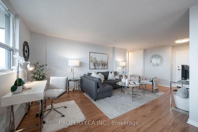 707 - 541 Blackthorn Ave, Condo with 1 bedrooms, 1 bathrooms and 1 parking in Toronto ON | Image 4