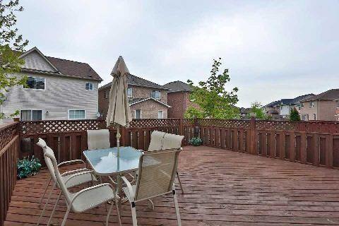 upper - 23 Wandering Tr, House detached with 3 bedrooms, 3 bathrooms and 4 parking in Brampton ON | Image 10