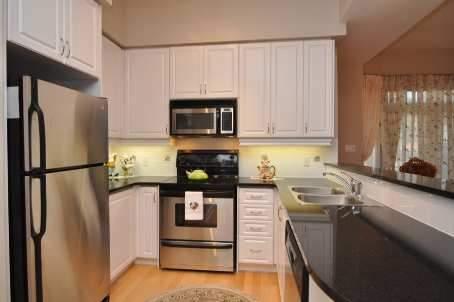 th 18 - 2 Rean Dr, Townhouse with 2 bedrooms, 3 bathrooms and 2 parking in Toronto ON | Image 9