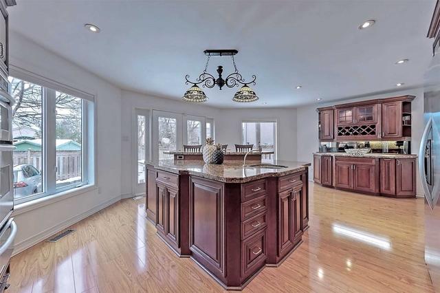 160 Elmwood Ave, House detached with 4 bedrooms, 3 bathrooms and 3 parking in Toronto ON | Image 8