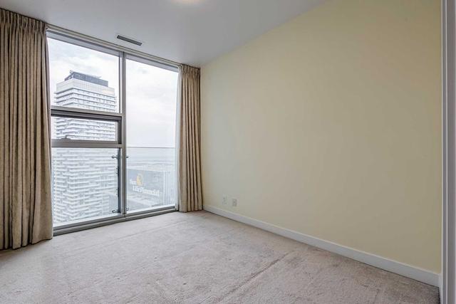 5211 - 12 York St, Condo with 1 bedrooms, 1 bathrooms and 1 parking in Toronto ON | Image 7