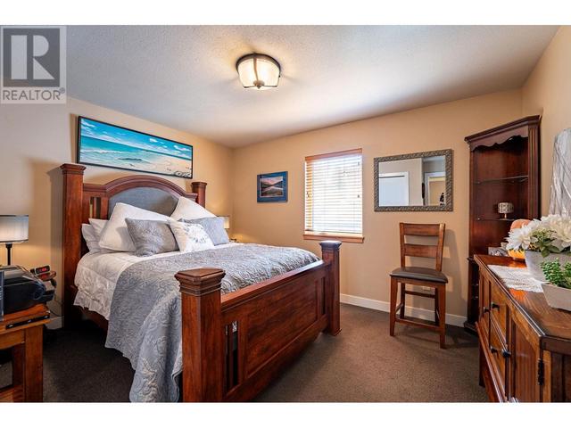 1938 Aspen Crescent, House detached with 4 bedrooms, 3 bathrooms and 6 parking in Revelstoke BC | Image 15