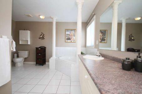 86 Wildhaven Cres, House detached with 4 bedrooms, 5 bathrooms and 4 parking in Vaughan ON | Image 6