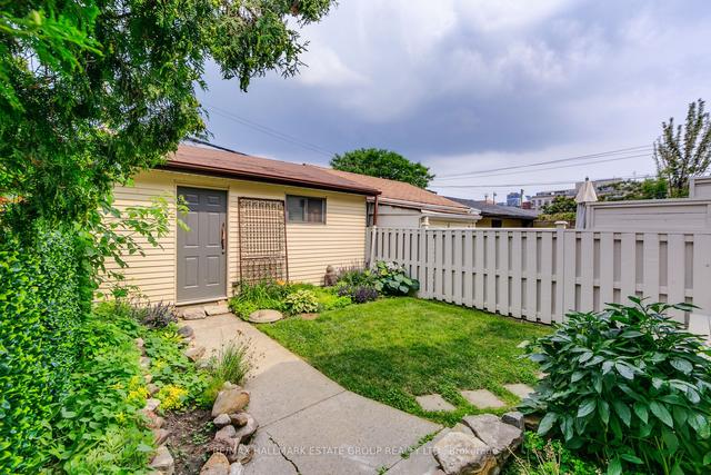 159 Shaw St, House semidetached with 3 bedrooms, 2 bathrooms and 2 parking in Toronto ON | Image 25