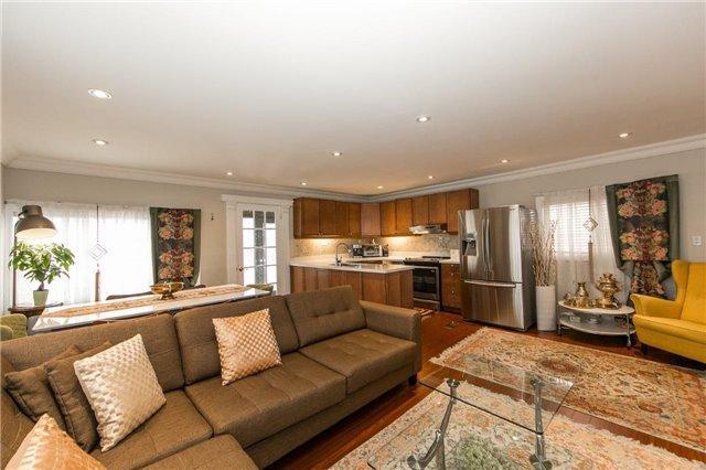 42 Garden Ave, House detached with 3 bedrooms, 3 bathrooms and 4 parking in Richmond Hill ON | Image 6