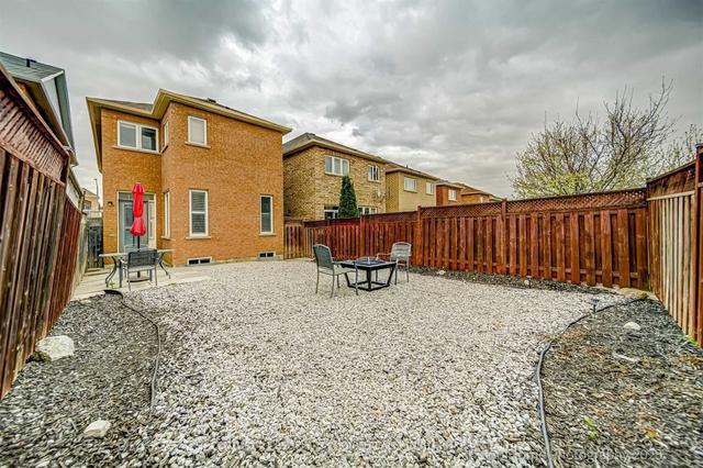 105 Catalpa Cres, House detached with 4 bedrooms, 3 bathrooms and 4 parking in Vaughan ON | Image 18