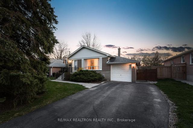 172 Parkston Crt, House detached with 3 bedrooms, 2 bathrooms and 4 parking in Richmond Hill ON | Image 1