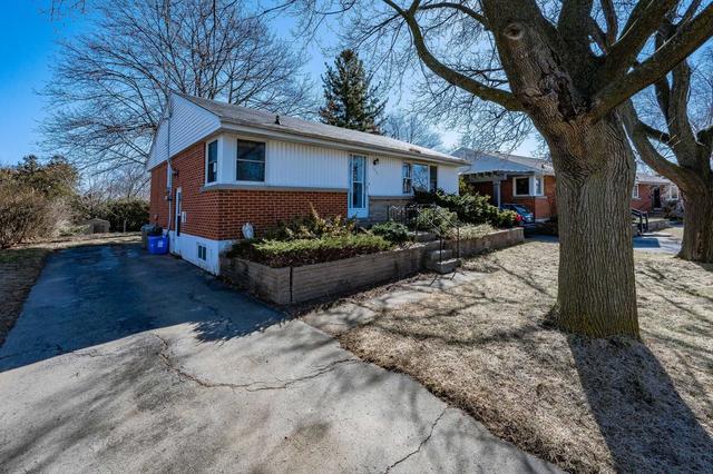 1297 Tyrrell Rd, House detached with 3 bedrooms, 2 bathrooms and 3 parking in Burlington ON | Image 1