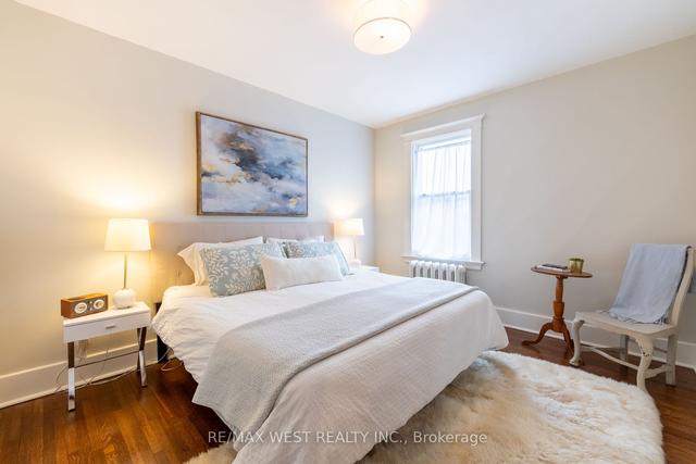 222 Wright Ave, House detached with 5 bedrooms, 2 bathrooms and 1 parking in Toronto ON | Image 15