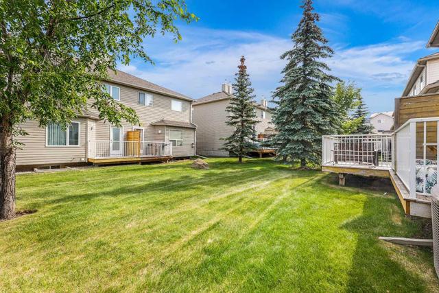 104 Mt Aberdeen Manor Se, Home with 3 bedrooms, 1 bathrooms and 1 parking in Calgary AB | Image 2