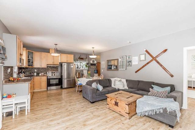 1081 Larch St, House detached with 2 bedrooms, 1 bathrooms and 9 parking in Innisfil ON | Image 38