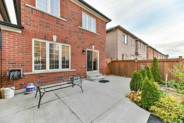 3 Peachill Crt, House semidetached with 4 bedrooms, 3 bathrooms and 3 parking in Brampton ON | Image 29