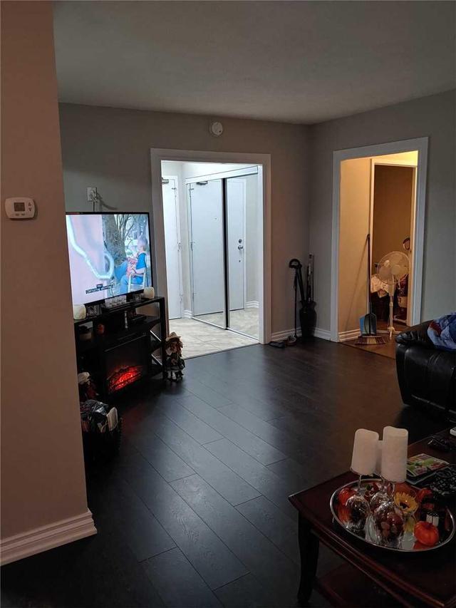 110 - 15 London Green Crt, Condo with 3 bedrooms, 2 bathrooms and 2 parking in Toronto ON | Image 4