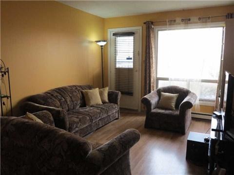 45 - 1100 Oxford St, Townhouse with 3 bedrooms, 1 bathrooms and 1 parking in Oshawa ON | Image 2
