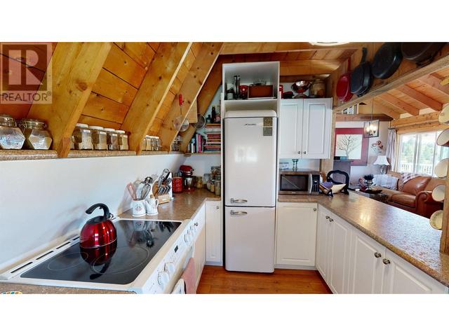 7796 N Bridge Lake Road, House detached with 3 bedrooms, 1 bathrooms and null parking in Cariboo L BC | Image 8