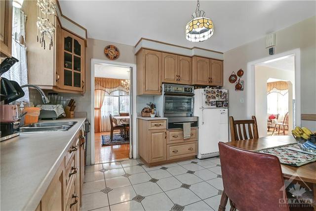 455 Dovercourt Avenue, House detached with 4 bedrooms, 2 bathrooms and 3 parking in Ottawa ON | Image 14