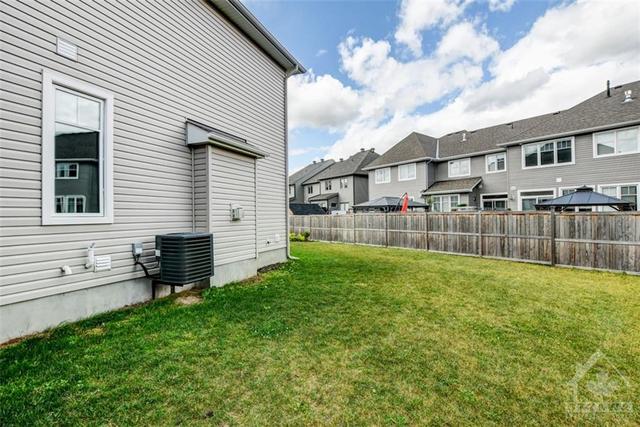 247 Hawkmere Way, Townhouse with 3 bedrooms, 3 bathrooms and 3 parking in Ottawa ON | Image 30