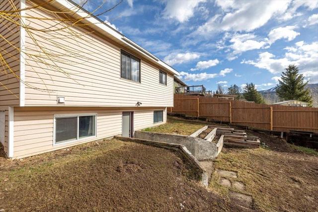 720 Balmer Crescent, House detached with 5 bedrooms, 3 bathrooms and 3 parking in Elkford BC | Image 30