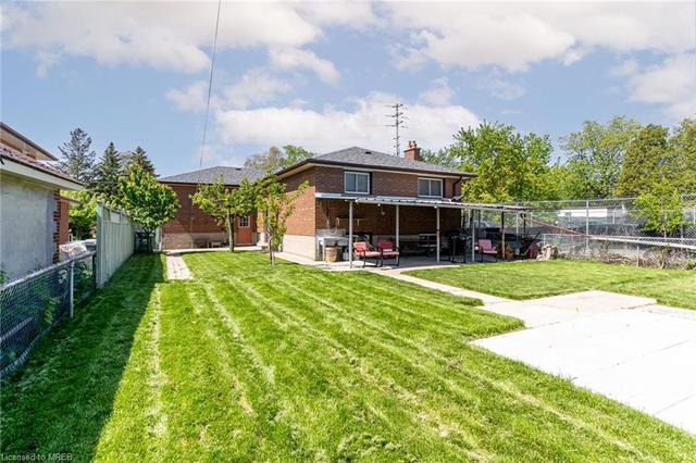 1071 Enola Avenue, House detached with 4 bedrooms, 2 bathrooms and 4 parking in Mississauga ON | Image 26