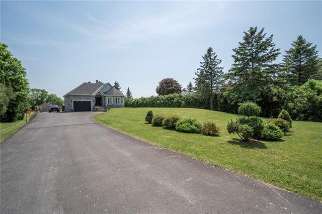 18648 County 2 Road, House detached with 2 bedrooms, 2 bathrooms and 6 parking in South Glengarry ON | Image 7