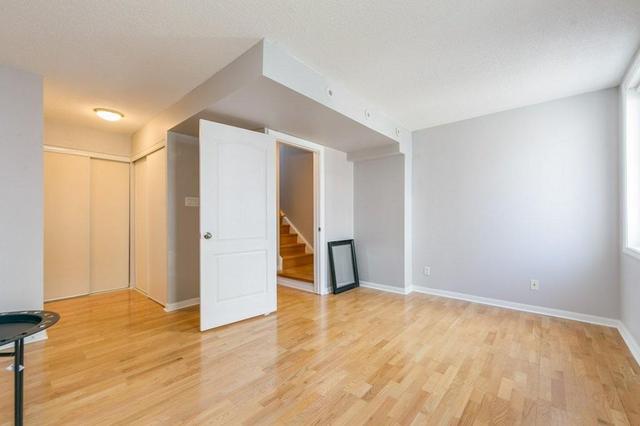 11A Crawford St, Townhouse with 3 bedrooms, 3 bathrooms and 1 parking in Toronto ON | Image 32