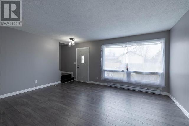 352 Trudeau Drive, House semidetached with 3 bedrooms, 1 bathrooms and null parking in Sarnia ON | Image 3