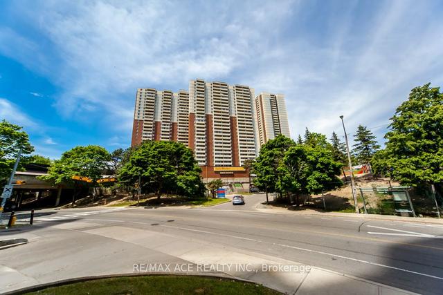 1206 - 3 Massey Sq, Condo with 2 bedrooms, 1 bathrooms and 1 parking in Toronto ON | Image 11