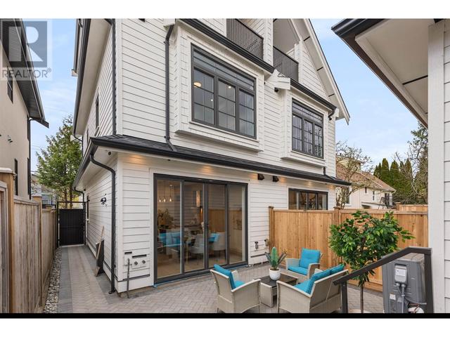 334 E 35th Avenue, House detached with 3 bedrooms, 4 bathrooms and 2 parking in Vancouver BC | Image 32