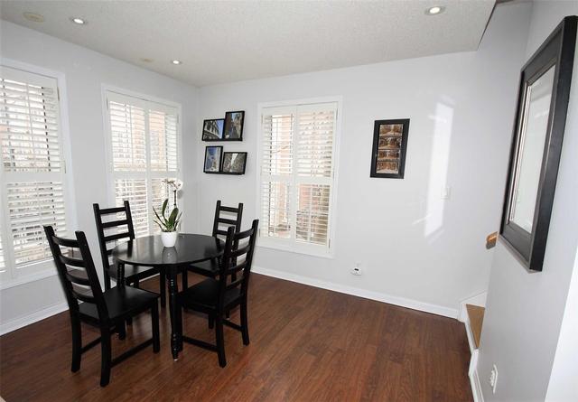 1202 - 5 Everson Dr, Townhouse with 2 bedrooms, 2 bathrooms and 1 parking in Toronto ON | Image 4