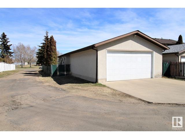 3021 139 Av Nw, House semidetached with 4 bedrooms, 2 bathrooms and null parking in Edmonton AB | Image 4