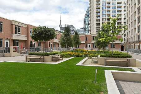 th2 - 91 Sloping Sky Mews, Townhouse with 3 bedrooms, 3 bathrooms and 2 parking in Toronto ON | Image 1